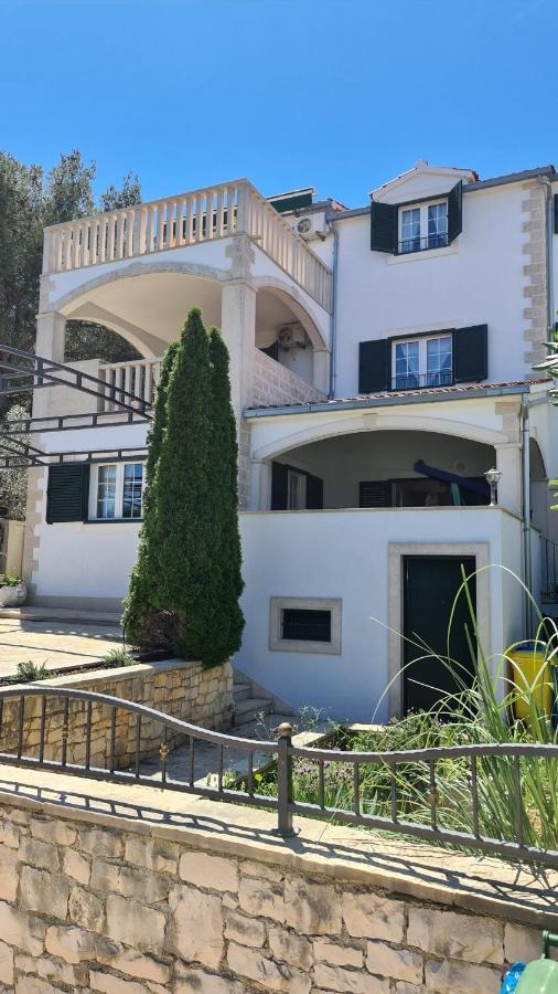 סופטאר Apartments Serenity מראה חיצוני תמונה